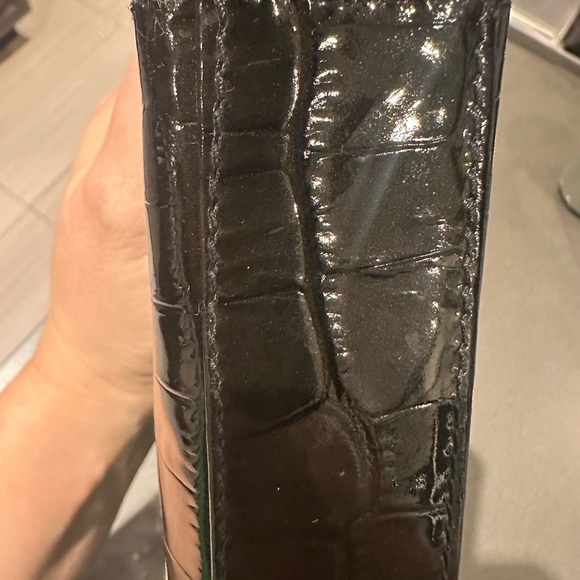 Vintage St. John Black crocodile patent leather clutch or purse. - Picture 3 of 12